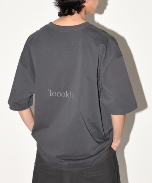 SUPERTHANKS（スーパーサンクス）の「刺繍＆バックプリント オーバーサイズTシャツ ""Sound"" S/S T-shirt"(ユニセックス)（Tシャツ/カットソー・メンズ・チャコールグレー/ブラック/ホワイト・S/M/L）」の18枚目の写真