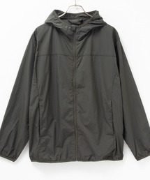 バックに忍ばせておきたいポケッタブル 撥水ナイロンジップアップパーカー