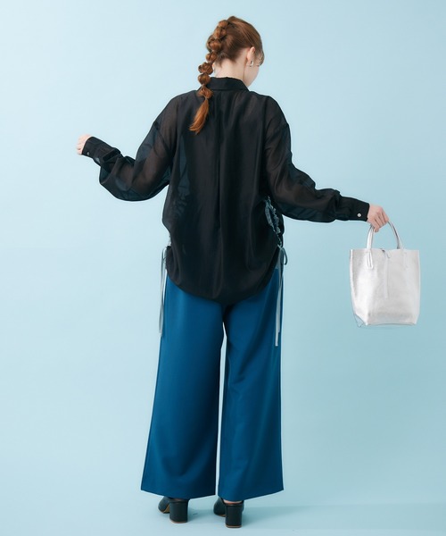 Paradise Picnic（パラダイスピクニック）の「サイドドロストシャツ（シャツ/ブラウス・レディース・ブラック/ホワイト・FREE）」の4枚目の写真