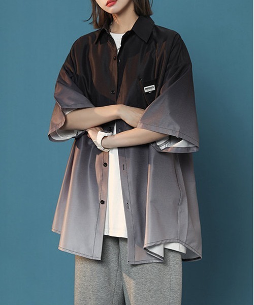 NEW GENTLEMAN(ニュージェントルマン)の「トロミ グラデ オーバーサイズ半袖シャツ(シャツ/ブラウス・メンズ・ブラック/ブルー/グリーン/コーラルピンク・M/L)」の5枚目の写真