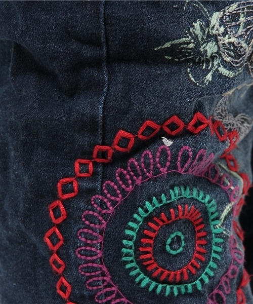 Desigual（デシグアル）の「「Desigual/デシグアル」サスペンダー付デニムパンツ（デニムパンツ・レディース・ブルー・LARGE/X-LARGE/X-SMALL/MEDIUM/SMALL）」の10枚目の写真