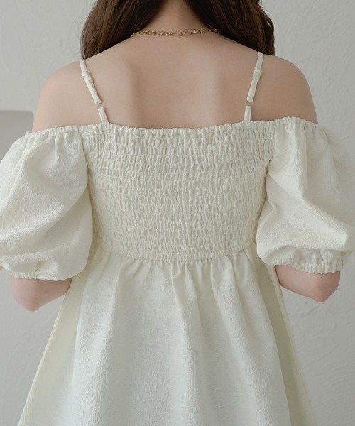Ambre Neige(アンブルネージュ)の「off shoulder peplum tops / ポコポコオフショルペプラムトップス(Tシャツ/カットソー・レディース・ブラック/ライトピンク/アイボリー・FREE)」の9枚目の写真