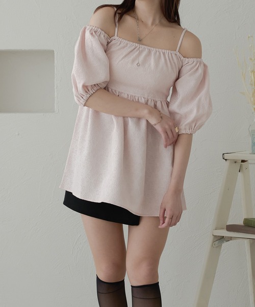 Ambre Neige(アンブルネージュ)の「off shoulder peplum tops / ポコポコオフショルペプラムトップス(Tシャツ/カットソー・レディース・ブラック/ライトピンク/アイボリー・FREE)」の10枚目の写真