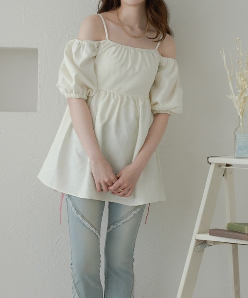 Ambre Neige(アンブルネージュ)の「off shoulder peplum tops / ポコポコオフショルペプラムトップス(Tシャツ/カットソー・レディース・ブラック/ライトピンク/アイボリー・FREE)」の6枚目の写真