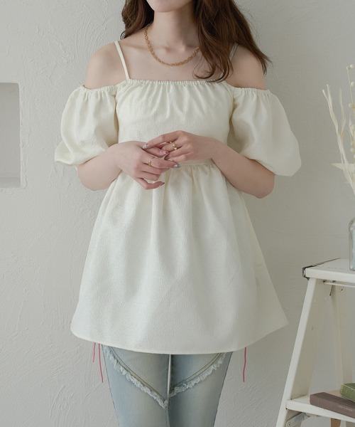 Ambre Neige(アンブルネージュ)の「off shoulder peplum tops / ポコポコオフショルペプラムトップス(Tシャツ/カットソー・レディース・ブラック/ライトピンク/アイボリー・FREE)」の4枚目の写真