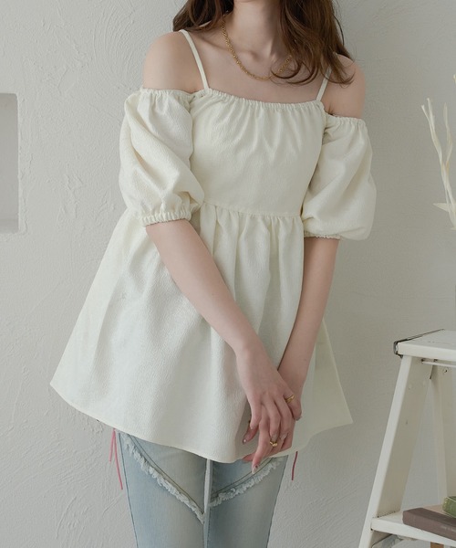 Ambre Neige(アンブルネージュ)の「off shoulder peplum tops / ポコポコオフショルペプラムトップス(Tシャツ/カットソー・レディース・ブラック/ライトピンク/アイボリー・FREE)」の5枚目の写真