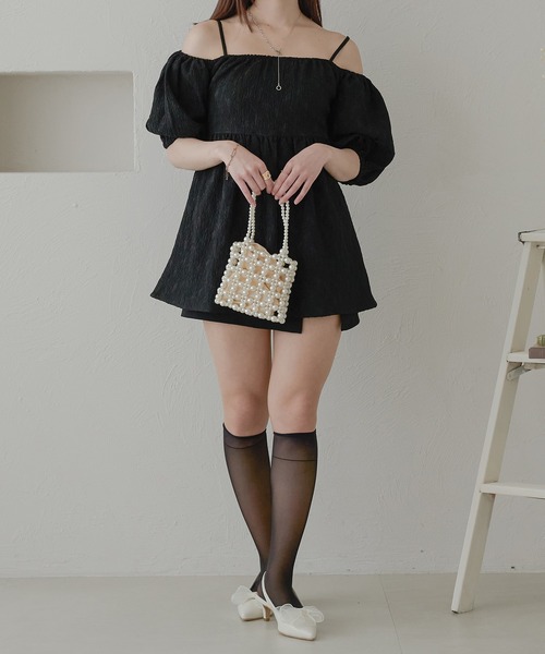 Ambre Neige(アンブルネージュ)の「off shoulder peplum tops / ポコポコオフショルペプラムトップス(Tシャツ/カットソー・レディース・ブラック/ライトピンク/アイボリー・FREE)」の18枚目の写真