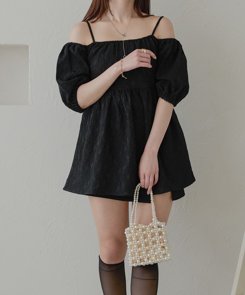 Ambre Neige(アンブルネージュ)の「off shoulder peplum tops / ポコポコオフショルペプラムトップス(Tシャツ/カットソー・レディース・ブラック/ライトピンク/アイボリー・FREE)」の15枚目の写真