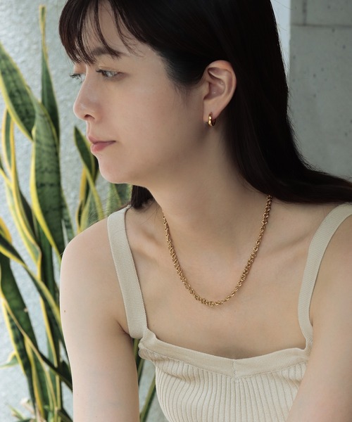 bonu.(ボヌ)の「【サージカルステンレス】幅広フープピアス(ピアス(両耳用)・レディース・シルバー/ゴールド・FREE)」の4枚目の写真