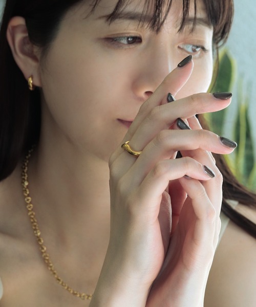 bonu.(ボヌ)の「【サージカルステンレス】幅広フープピアス(ピアス(両耳用)・レディース・シルバー/ゴールド・FREE)」の6枚目の写真