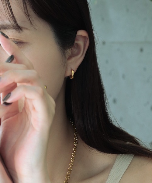 bonu.(ボヌ)の「【サージカルステンレス】幅広フープピアス(ピアス(両耳用)・レディース・シルバー/ゴールド・FREE)」の7枚目の写真
