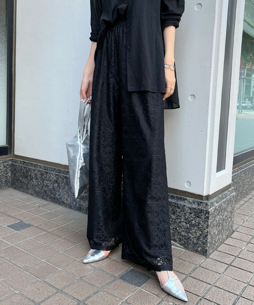 Futier land(フューティアランド)の「レースルーズパンツ(その他パンツ・レディース・ブラック/アイボリー・FREE)」の2枚目の写真