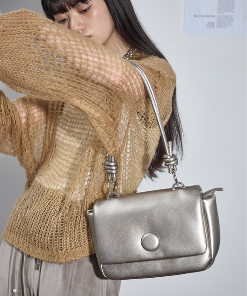 THE YOn（ザヨン）の「ビッグボタンロープストラップパフバッグ（ショルダーバッグ・レディース・ブラック/アンティークシルバー/ラベンダー/ベージュ・FREE）」の10枚目の写真