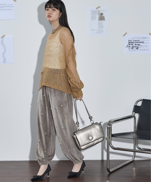 THE YOn（ザヨン）の「ビッグボタンロープストラップパフバッグ（ショルダーバッグ・レディース・ブラック/アンティークシルバー/ラベンダー/ベージュ・FREE）」の6枚目の写真