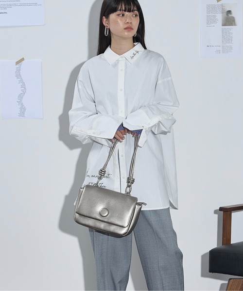 THE YOn（ザヨン）の「ビッグボタンロープストラップパフバッグ（ショルダーバッグ・レディース・ブラック/アンティークシルバー/ラベンダー/ベージュ・FREE）」の5枚目の写真