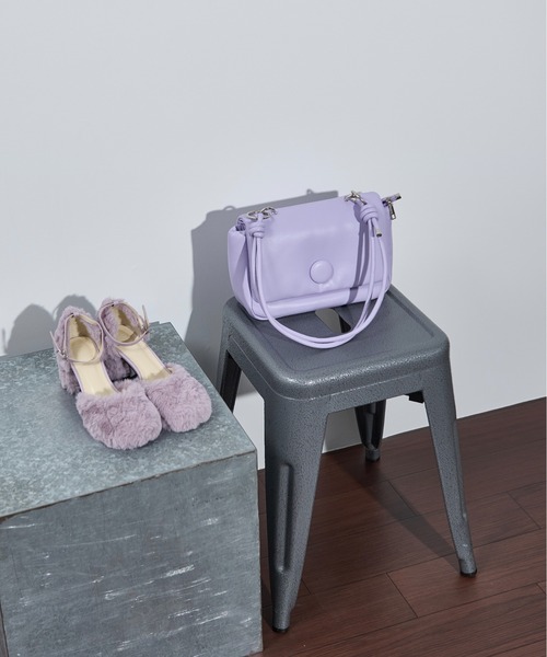 THE YOn（ザヨン）の「ビッグボタンロープストラップパフバッグ（ショルダーバッグ・レディース・ブラック/アンティークシルバー/ラベンダー/ベージュ・FREE）」の15枚目の写真