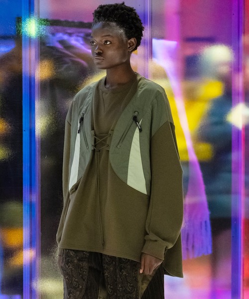 yoshiokubo(ヨシオクボ)の「yoshiokubo ヨシオクボ / TRAIL NYLON SWEAT TOP トレイルナイロン切替スウェットトップス / YKF24803(スウェット・メンズ・カーキ/ブラック・1/2/3)」の2枚目の写真