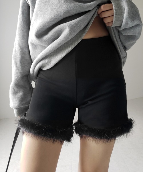 me+em select(ミームセレクト)の「【 4size 】ヘムフェザーバイカーショートパンツ / hem feather biker short pants(その他パンツ・レディース・ブラック・SMALL/MEDIUM/LARGE/X-SMALL)」の1枚目の写真