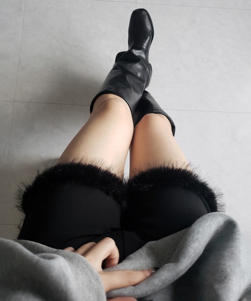me+em select(ミームセレクト)の「【 4size 】ヘムフェザーバイカーショートパンツ / hem feather biker short pants(その他パンツ・レディース・ブラック・SMALL/MEDIUM/LARGE/X-SMALL)」の2枚目の写真