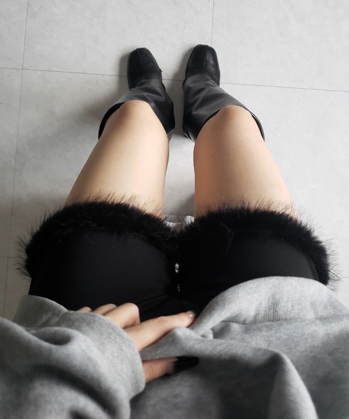 me+em select(ミームセレクト)の「【 4size 】ヘムフェザーバイカーショートパンツ / hem feather biker short pants(その他パンツ・レディース・ブラック・SMALL/MEDIUM/LARGE/X-SMALL)」の3枚目の写真