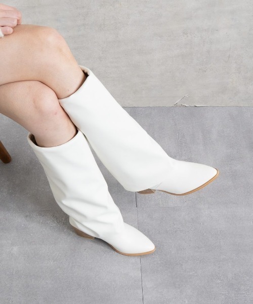 Fabby fabby（ファビィーファビィー）の「ポインテッドロングカバーブーツ（ブーツ・レディース・オフホワイト/ブラック/シルバー・LARGE/MEDIUM/SMALL）」の4枚目の写真