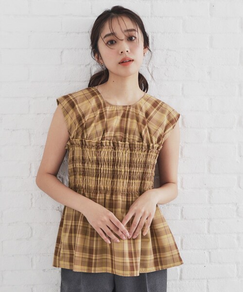 index(インデックス)の「◆チェック柄シャーリングペプラムブラウス【洗える】(シャツ/ブラウス・レディース・ブラウン系2/ダークブラウン系1・38)」の2枚目の写真