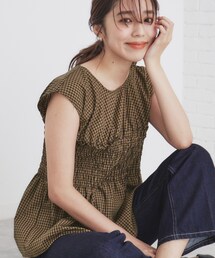 ◆チェック柄シャーリングペプラムブラウス【洗える】