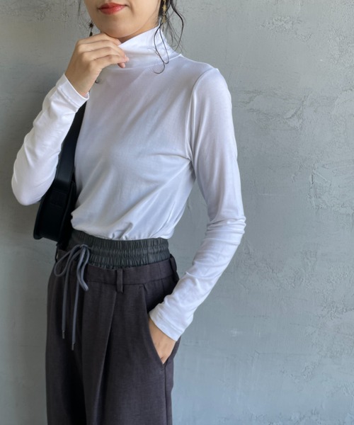 HANES（ヘインズ）の「[HANES/ヘインズ] ソフトフィット タートルネックTシャツ（Tシャツ/カットソー・レディース・ブラック/ホワイト・F）」の2枚目の写真