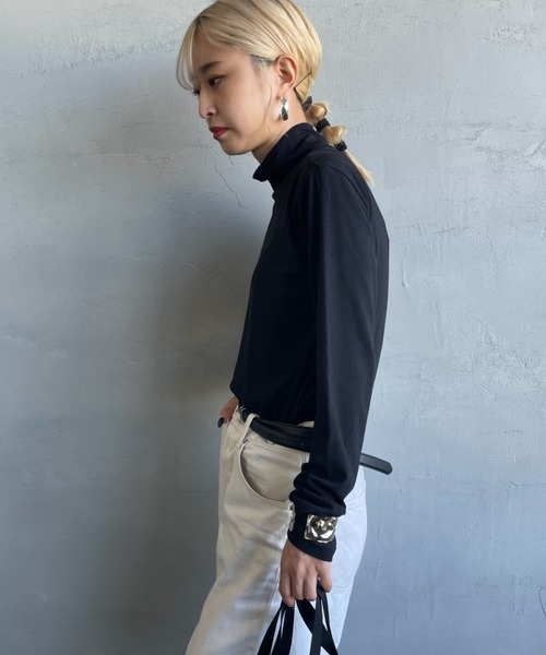 HANES（ヘインズ）の「[HANES/ヘインズ] ソフトフィット タートルネックTシャツ（Tシャツ/カットソー・レディース・ブラック/ホワイト・F）」の16枚目の写真