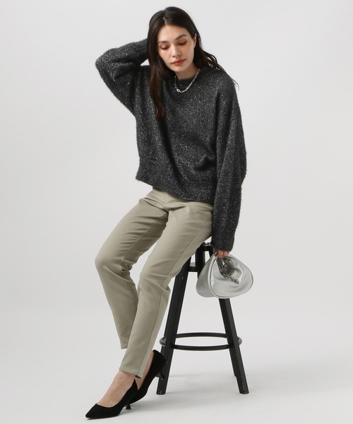 BAYFLOW（ベイフロー）の「[柔らかなフェザー素材]スパンコールニットプルオーバー（ニット/セーター・レディース・ブルー/モカ/グレイッシュベージュ/ブラック・FREE）」の5枚目の写真