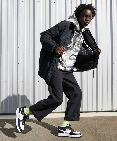 NIKE(ナイキ)の「ナイキ エア フォース 1 '07 メンズシューズ / Nike Air Force 1 '07 Men's Shoes DV0788-001 Black(スニーカー・メンズ・ブラック・32/30/31/29.5/30.5/29/28.5/25.5/26.5/27.5/24.5/33/24/25/26/27/28)」の19枚目の写真