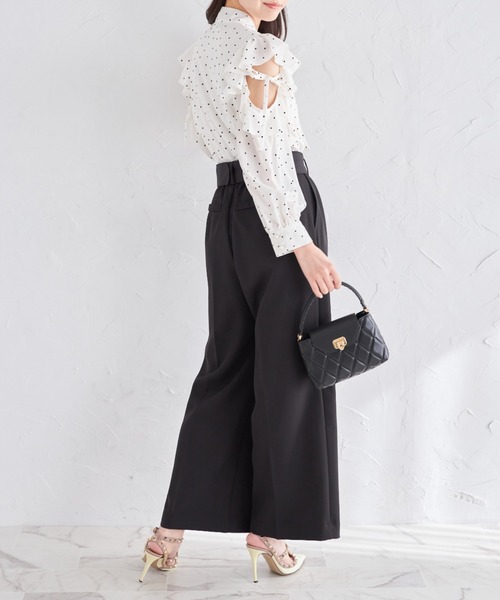 tocco closet（トッコ　クローゼット）の「ベルト付きタックワイドパンツ（その他パンツ・レディース・アイボリー/ブラック・M）」の8枚目の写真