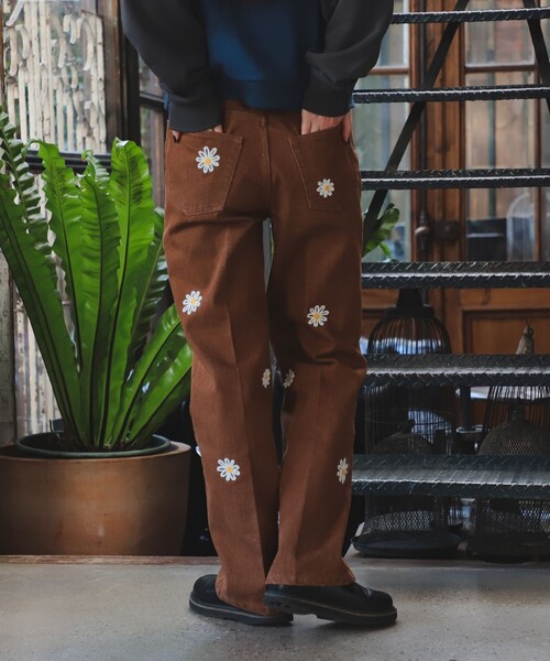 B:MING by BEAMS(ビーミングバイビームス)の「ambiance / Embroidery Denim Pants(S~L)(デニムパンツ・レディース・ブラウン/ブラック・LARGE/MEDIUM/SMALL)」の6枚目の写真