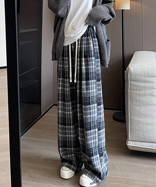 gossip!ロサンゼルス(ゴシップロサンゼルス)の「YUGA ハイウエスト チェック柄フリースインナーパンツ(その他パンツ・レディース・グレー/ブラック/ブラウン/イエロー・FREE)」の13枚目の写真