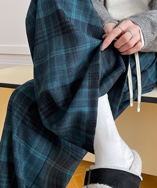 gossip!ロサンゼルス(ゴシップロサンゼルス)の「YUGA ハイウエスト チェック柄フリースインナーパンツ(その他パンツ・レディース・グレー/ブラック/ブラウン/イエロー・FREE)」の21枚目の写真