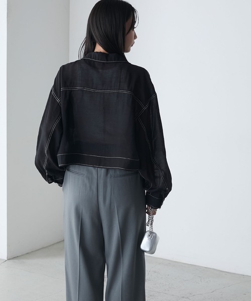 forksy.(フォルクシー)の「【forksy.】配色ステッチ シアー Gジャン風 クロップド丈シャツ(シャツ/ブラウス・レディース・チャコール/オフホワイト/ブルー/ブラック・FREE)」の20枚目の写真