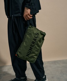 NUMERALS（ヌメラルズ）の「【NUMERALS】マルチケースL（ポーチ）」