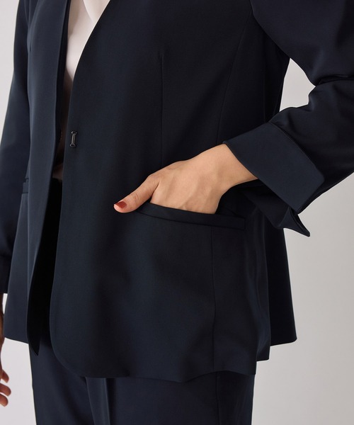 alotta(アロッタ)の「洗える!ノーカラージャケットスーツ(スーツパンツ・レディース・グレイッシュベージュ/ブラック/ネイビー・23号/21号/19号/17号/15号/13号/11号/9号/7号)」の15枚目の写真