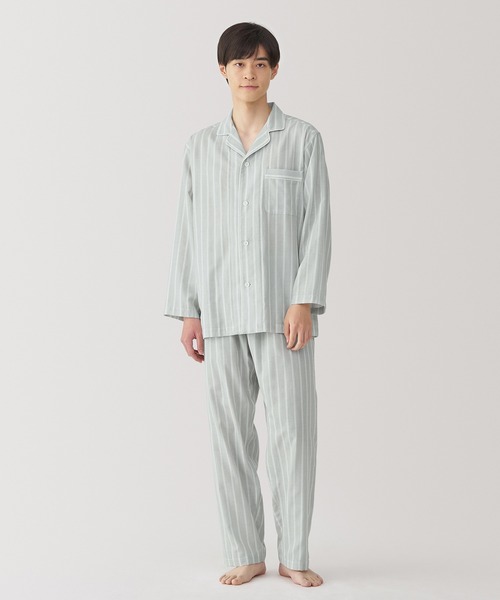 無印良品（ムジルシリョウヒン）の「紳士　脇に縫い目のない　二重ガーゼ長袖パジャマ（ルームウェア/パジャマ・メンズ・グレー系/ベージュ系/グリーン系/ブルー系・S/M/L/XL）」の2枚目の写真