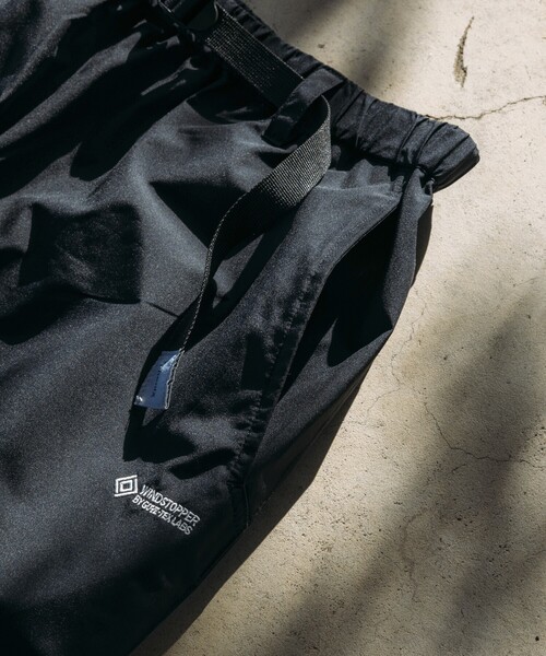 FREAK'S STORE(フリークスストア)の「+Phenix/プラスフェニックス SP GORE-TEX WINDSTOPPER TECH PANTS/別注 ゴアテックス ウインドストッパー テックパンツ/ウェービングベルト(その他パンツ・メンズ・チャコールグレー/ブラック・MEDIUM/LARGE/SMALL)」の4枚目の写真