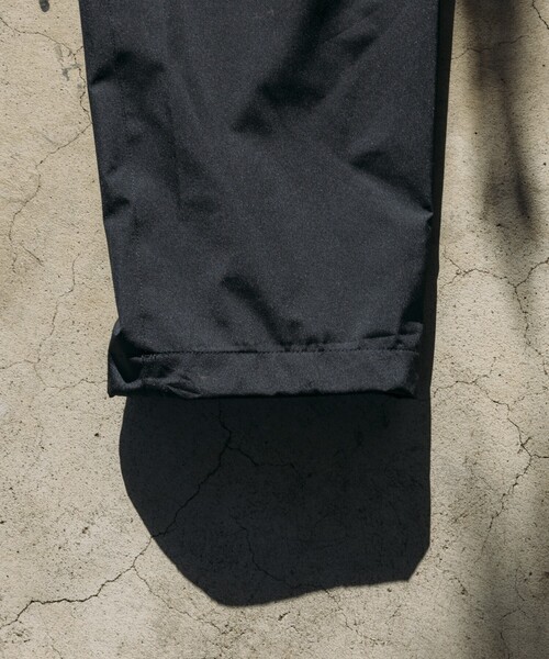 FREAK'S STORE(フリークスストア)の「+Phenix/プラスフェニックス SP GORE-TEX WINDSTOPPER TECH PANTS/別注 ゴアテックス ウインドストッパー テックパンツ/ウェービングベルト(その他パンツ・メンズ・チャコールグレー/ブラック・MEDIUM/LARGE/SMALL)」の6枚目の写真