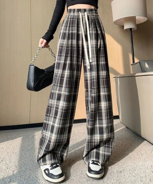 SallyLunn(サリーラン)の「チェックワイドリラックスパンツ(その他パンツ・レディース・ブラウン/ブラック/ホワイト・LARGE/MEDIUM)」の2枚目の写真