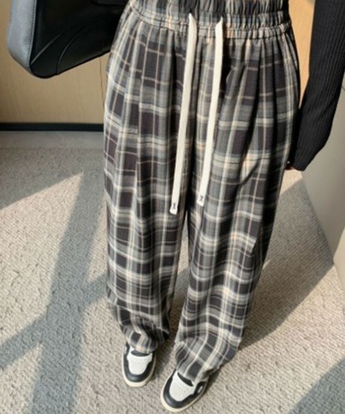SallyLunn(サリーラン)の「チェックワイドリラックスパンツ(その他パンツ・レディース・ブラウン/ブラック/ホワイト・LARGE/MEDIUM)」の5枚目の写真