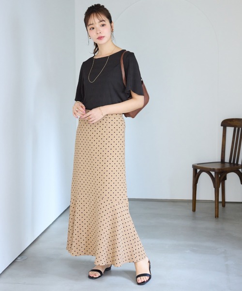 alotta(アロッタ)の「サラサラ×ひんやりの夏に嬉しい素材感 ランダムテレコチューリップ袖Tブラウス【6サイズ展開】(Tシャツ/カットソー・レディース・ブルーグリーン/コーラルピンク/ホワイト/ネイビー/ブラック・4L/3L/M/LL/L/5L/S)」の13枚目の写真