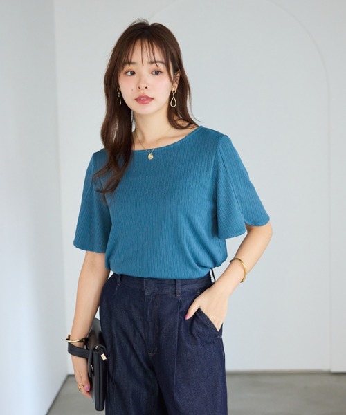alotta(アロッタ)の「サラサラ×ひんやりの夏に嬉しい素材感 ランダムテレコチューリップ袖Tブラウス【6サイズ展開】(Tシャツ/カットソー・レディース・ブルーグリーン/コーラルピンク/ホワイト/ネイビー/ブラック・4L/3L/M/LL/L/5L/S)」の6枚目の写真