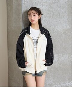 セール】大人スポーティMIX。胸刺繍入り袖ファスナー配色ナイロン