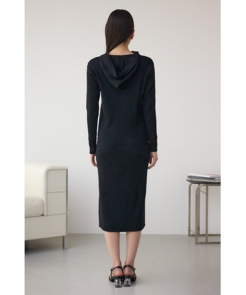 AZUL by moussy(アズールバイマウジー)の「【身長/骨格別着用画像あり】ショルダースリットリブニットワンピース 春服 秋服 ロングワンピース デザインワンピ(ワンピース・レディース・ライトグレー/ブラック/ブルー・FREE)」の8枚目の写真