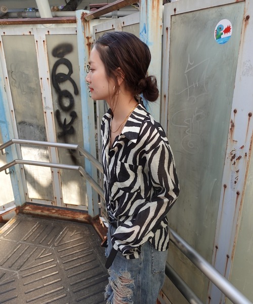 TEEN BOOP(ティーンブープ)の「プリントシアーシャツ(シャツ/ブラウス・レディース・ベージュ/ホワイト・FREE)」の6枚目の写真