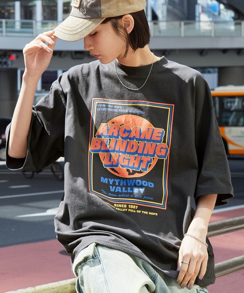 ヴィンテージライクデザイングラフィックプリント半袖Tシャツ（T