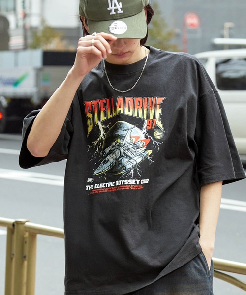 MONO-MART(モノマート)の「ヴィンテージライクデザイングラフィックプリント半袖Tシャツ(Tシャツ/カットソー・レディース・ブラック系1/ブラック系3/スミクロ/ブラック系/ホワイト系/ブラック系2/オフホワイト/ブラック系5/ブラック系4・M/L)」の5枚目の写真
